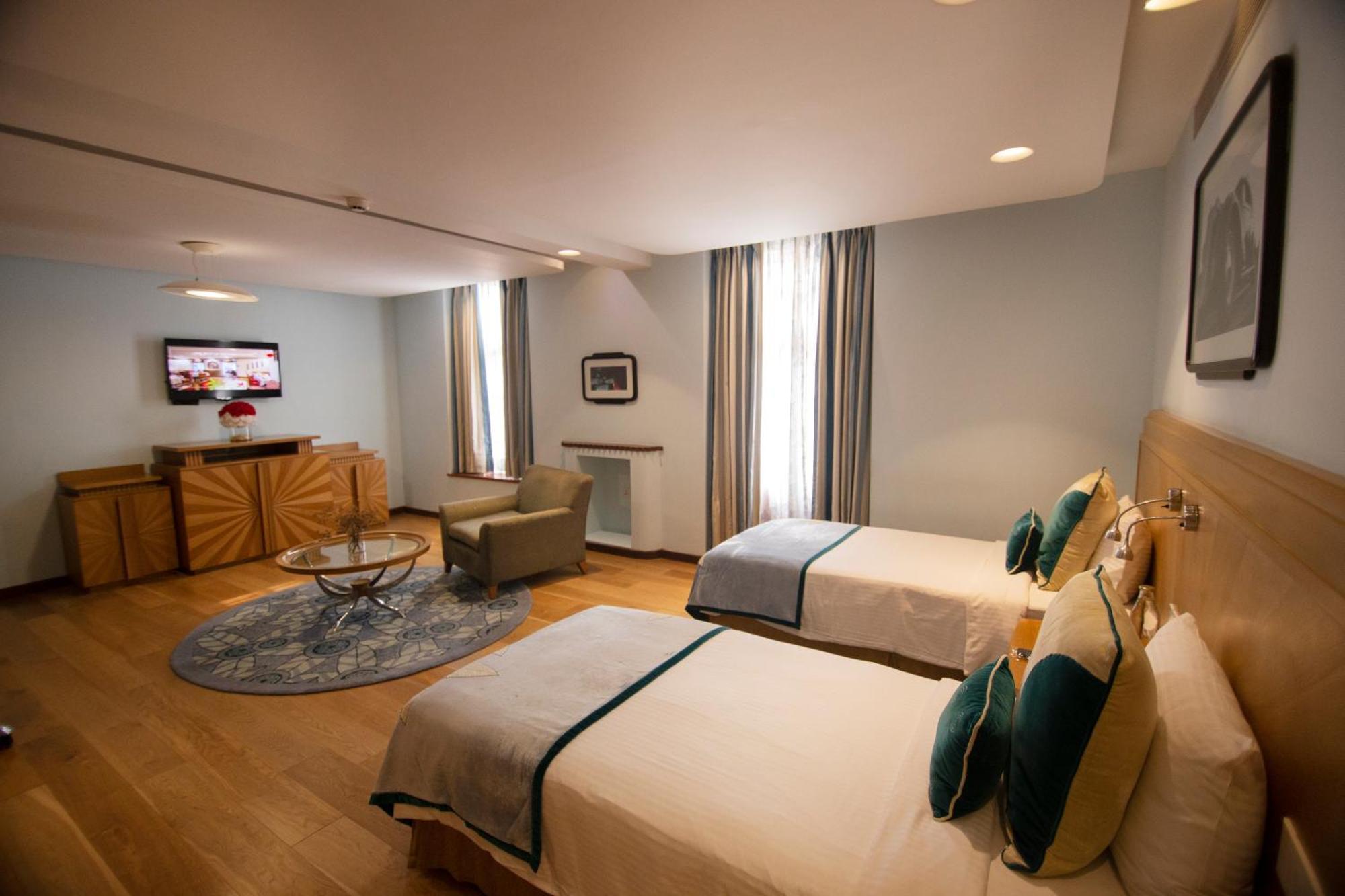 Ambassador, New Delhi - Ihcl Seleqtions Hotel Exterior photo Deluxe Room