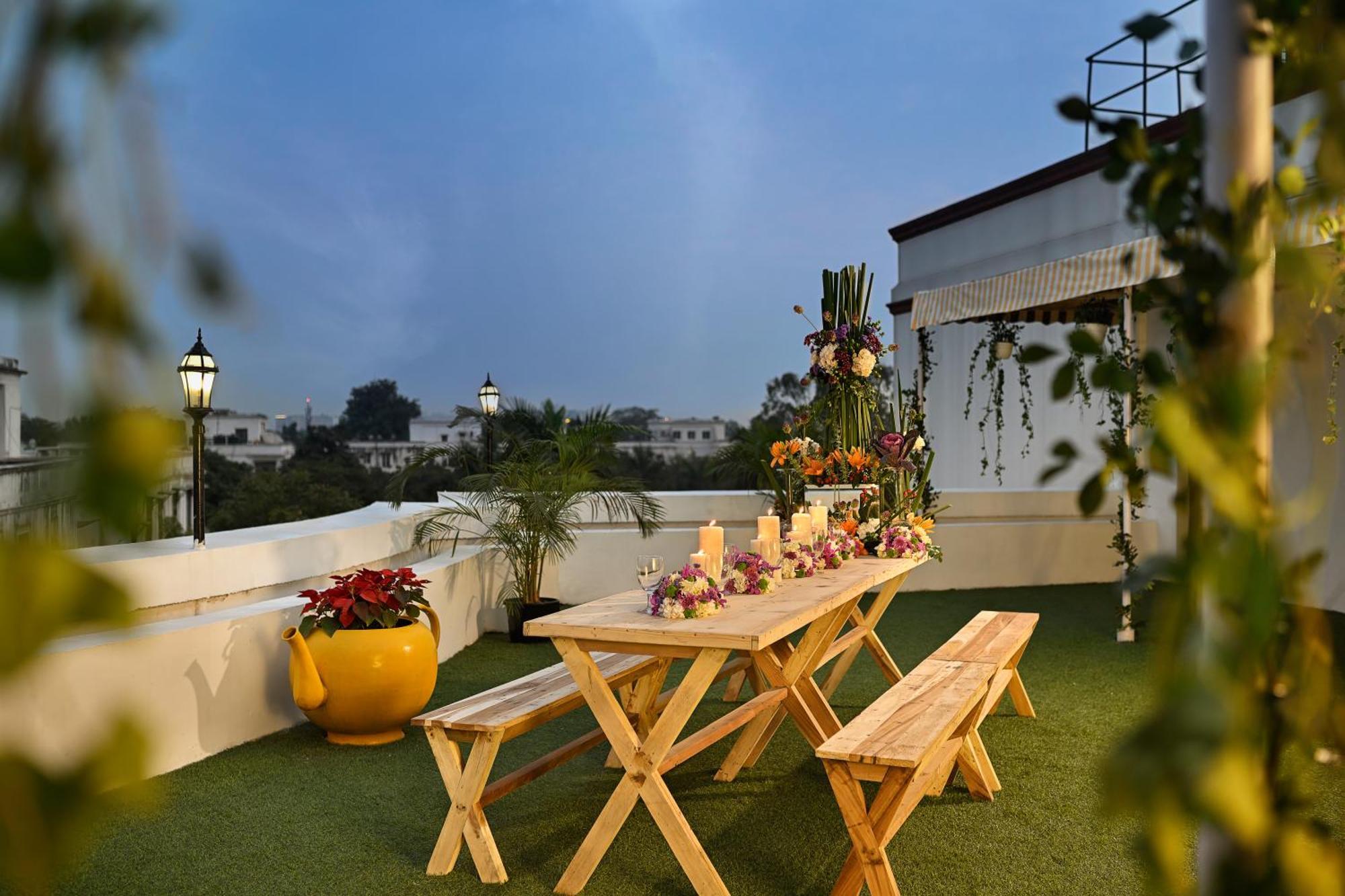 Ambassador, New Delhi - Ihcl Seleqtions Hotel Exterior photo Rooftop garden
