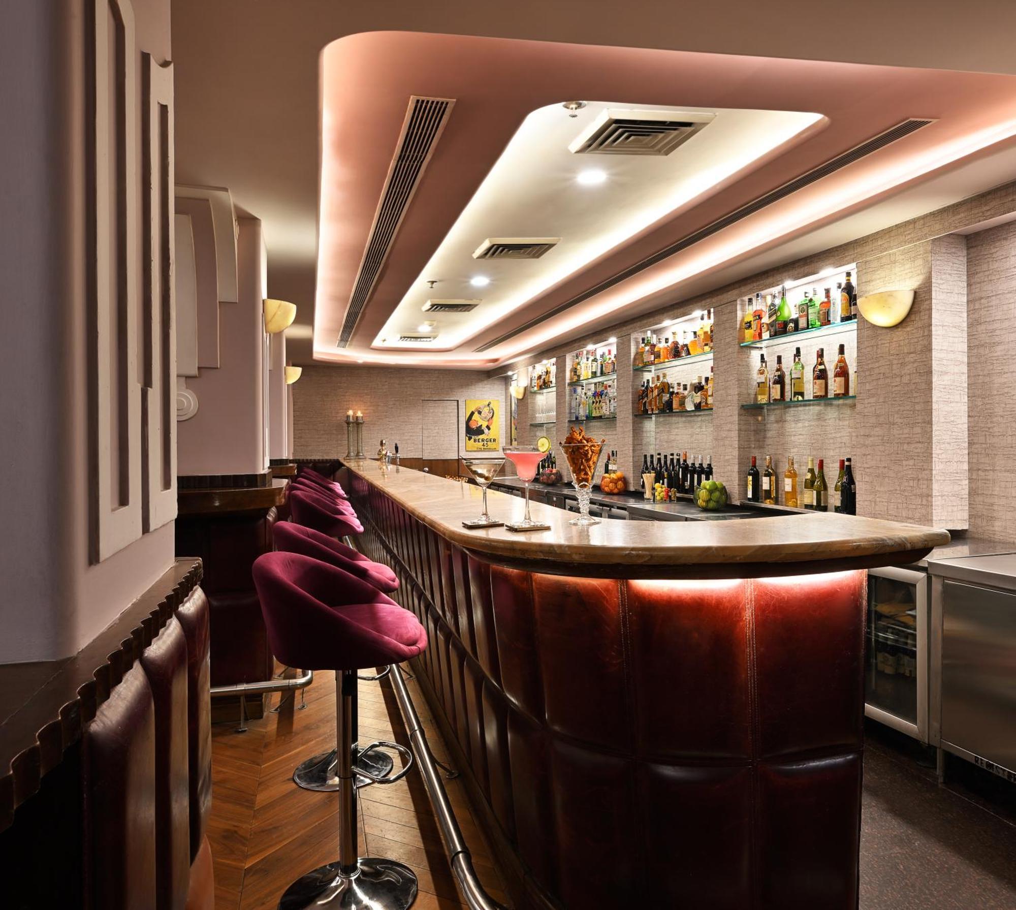 Ambassador, New Delhi - Ihcl Seleqtions Hotel Exterior photo The bar at the 2010 London Olympics