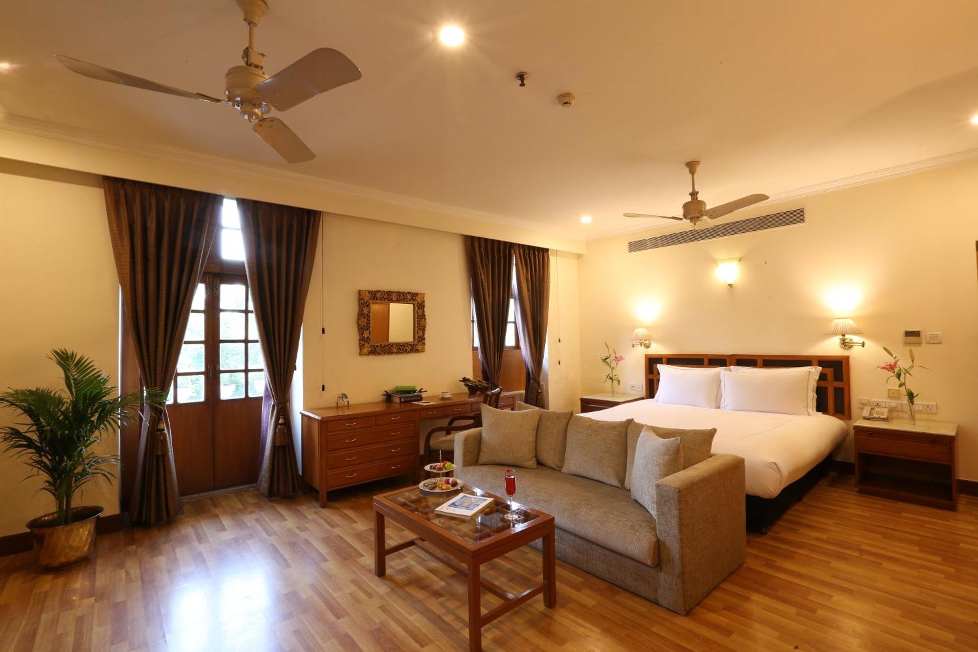 Ambassador, New Delhi - Ihcl Seleqtions Hotel Exterior photo A suite at the hotel