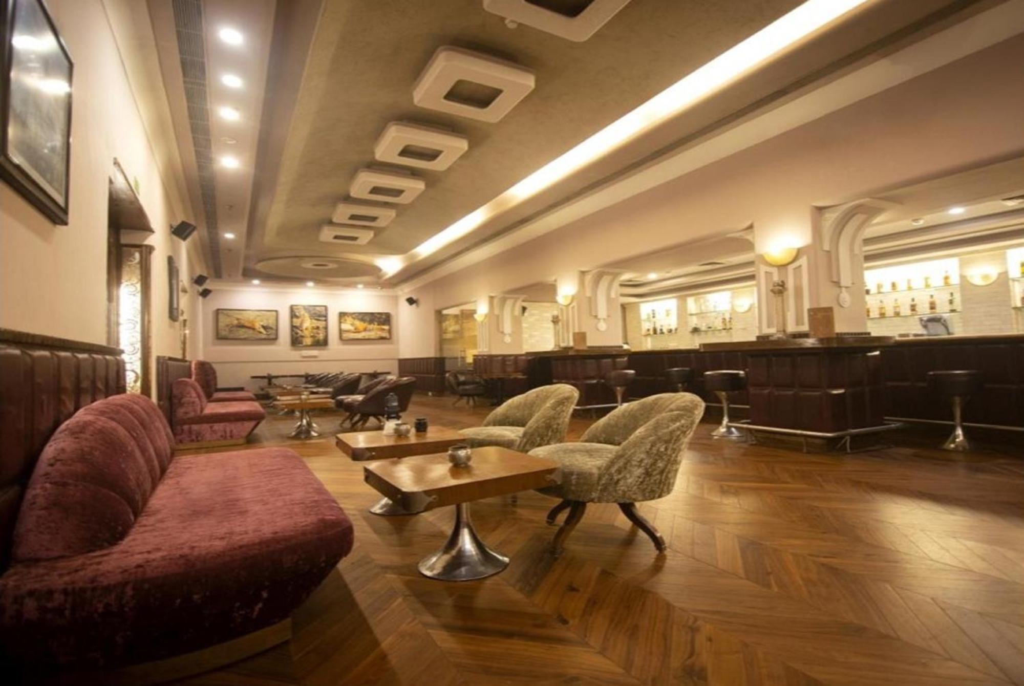 Ambassador, New Delhi - Ihcl Seleqtions Hotel Exterior photo The interior of the restaurant