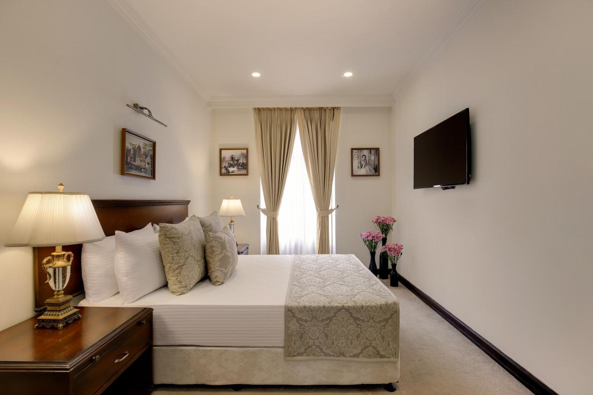 Ambassador, New Delhi - Ihcl Seleqtions Hotel Exterior photo A bedroom at the hotel
