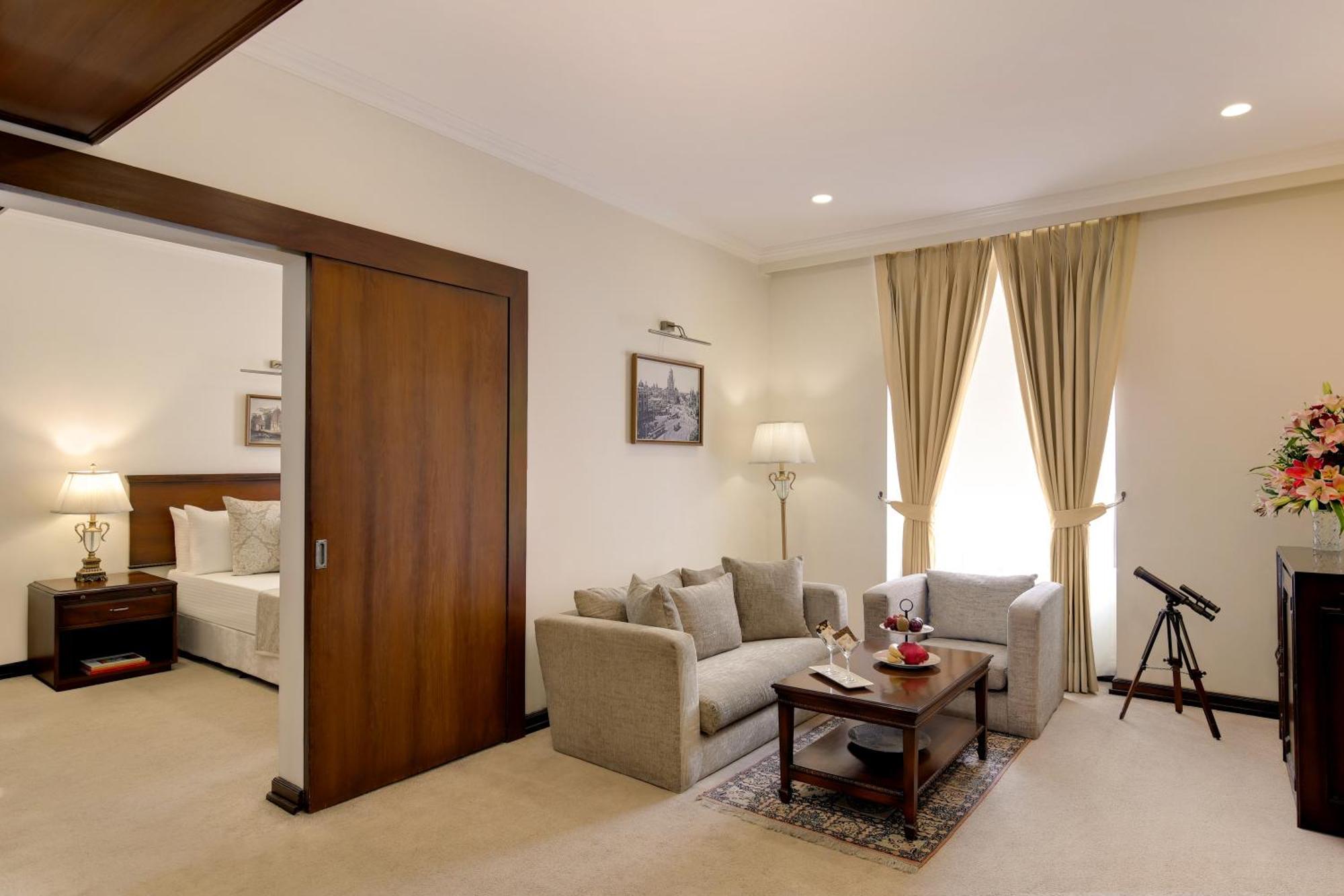 Ambassador, New Delhi - Ihcl Seleqtions Hotel Exterior photo A suite at the Oberoi, Mumbai