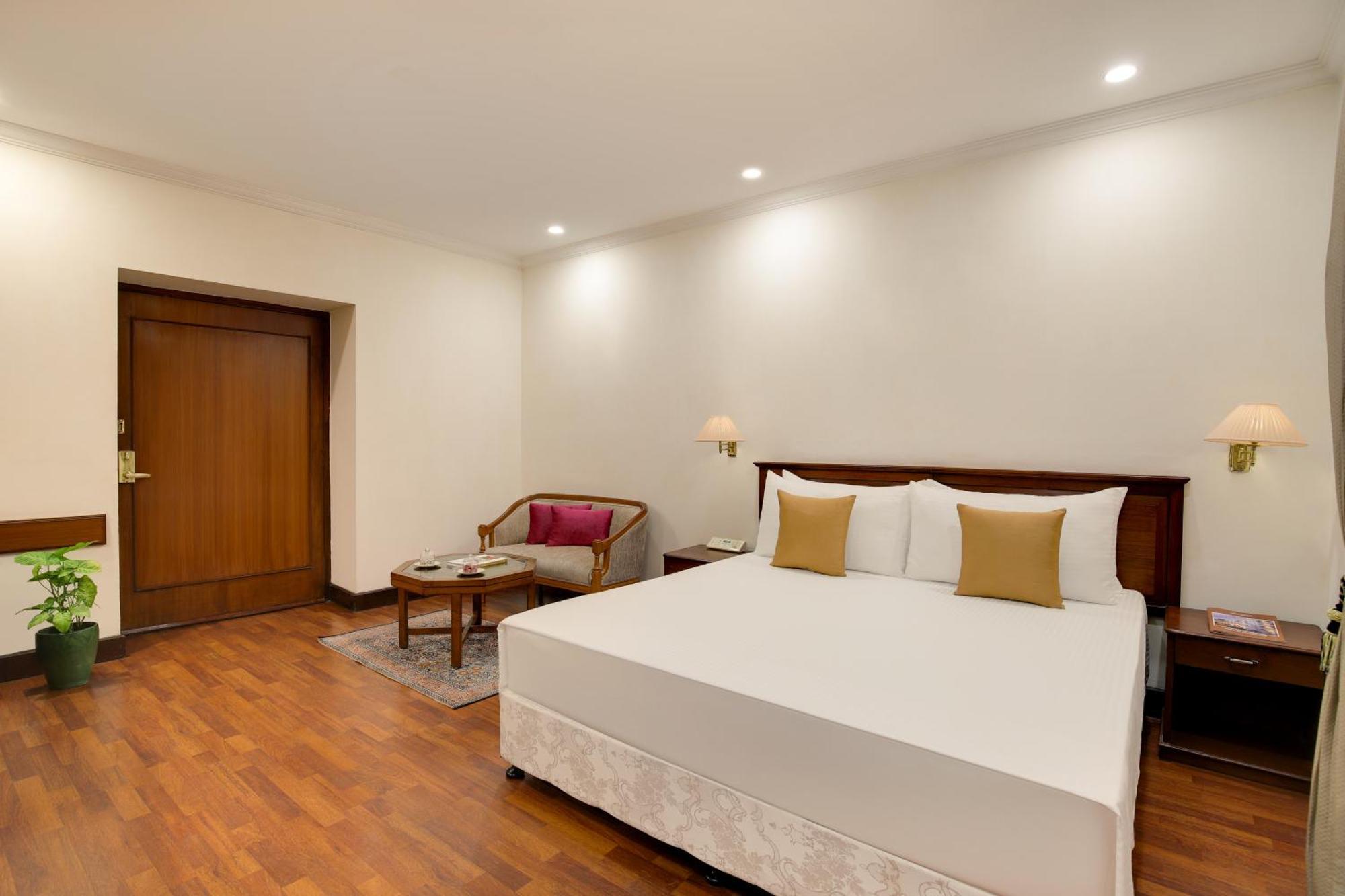 Ambassador, New Delhi - Ihcl Seleqtions Hotel Exterior photo A room at the hotel